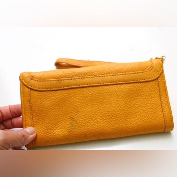 Tory Burch Amanda wristlet - Picture 8 of 16